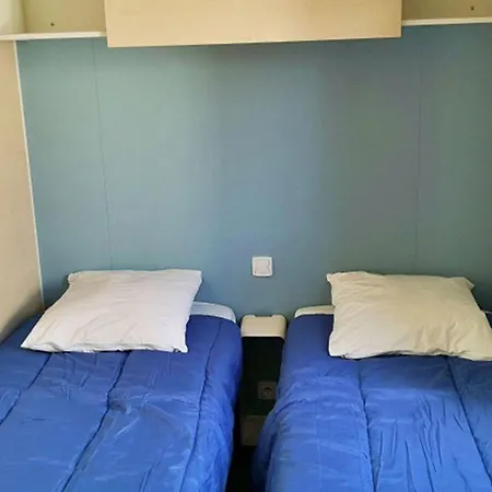Mobil-home Avec Terrasse Pour 4 Personnes - Api-1-52-801 *